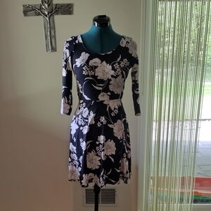 by by brand black floral dress size xs
